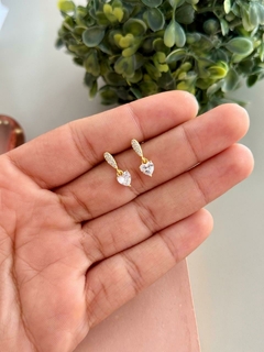 Brinco coração cristal banhado a ouro - comprar online