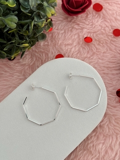 Argola pequena formas banhada a prata - comprar online