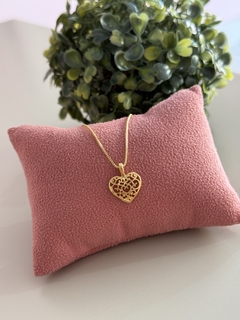 Colar coração aramado banhado a ouro - comprar online
