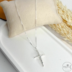Colar crucifixo