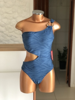 Modelo Victoria - Maiô e body na internet