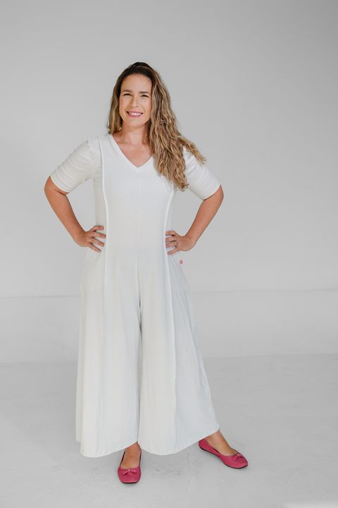 Macacão Chic: Pantacourt com Calça Boca Larga e com Manguinhas