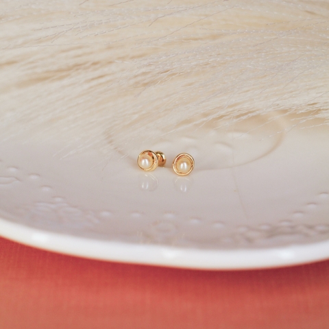 BRINCO DESIGN PÉROLA 3MM OURO 18K