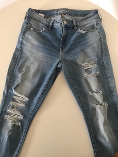 Calça jeans American Eagle, tamanho 8 USA, veste 42 Brasil.