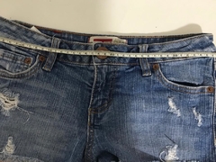 Shortinhos jeans T Five na internet