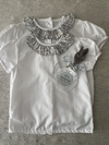 blusa de volile blanca con volado estampado