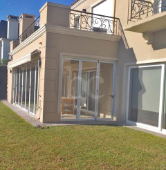 CERRAMIENTOS PLEGADIZOS EN ALUMINIO BLANCO - Batlo Casa