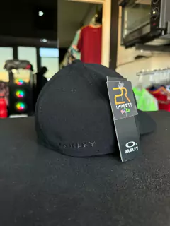 Boné Oakley Preto na internet