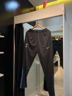 CALÇA TOTTENHAM CINZA CHUMBO- AZUL