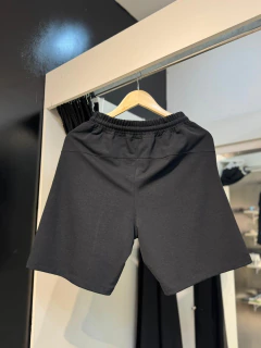 BERMUDA MOLETOM NIKE PRETO- LOGO AMARELO - comprar online