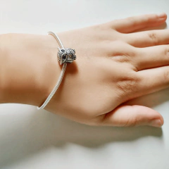Berloque para bracelete feito em prata Coruja - comprar online