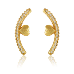 Brinco feito com Ouro Ear Cuff cravejado com zircônia decorado com coração