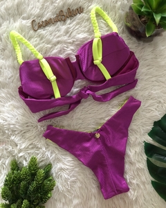 Biquíni Tailândia Violeta e Amarelo na internet