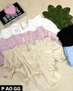 Blusa de Guipir com Flores