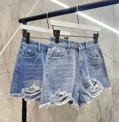 Short Jeans com Strass
