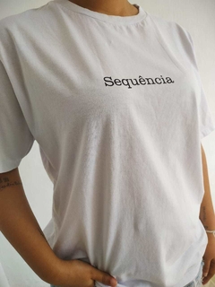 Camiseta Oversized Branca Unissex - La Sequence na internet