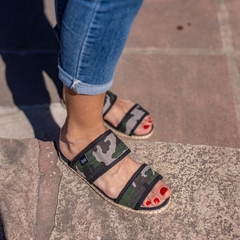 SANDALIA DOS TIRAS CAMUFLADA 2136
