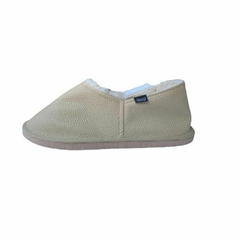 PANTUFLA CERRADA 2370 BEIGE PU en internet