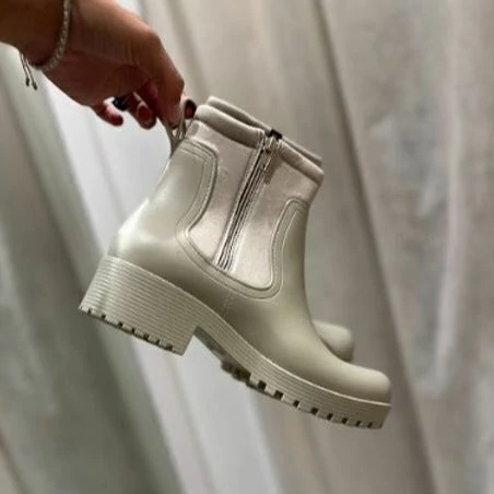 1210 BOTA NEO MANTECOL