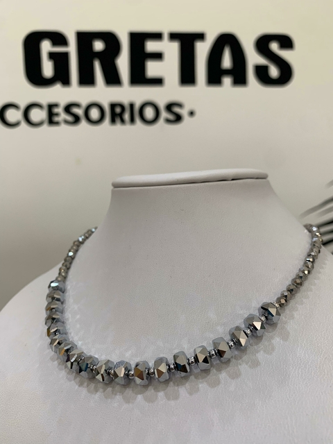 Collar Theia