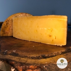 Queijo Premio Ouro França 2021 - Maturado Fazenda Bela Vista Premium - 60 dias de Maturação - Serra da Mantiqueira (900g) - comprar online