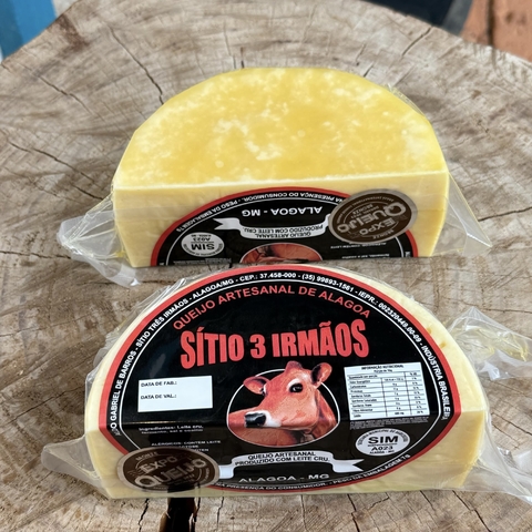 Queijo Artesanal Premiado de Alagoa MG - Tradicional- 500g -Serra da Mantiqueira -Fazenda Sitio Três Irmãos - (Parmesão) - comprar online
