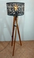 LAMPARA DE PIE EN MADERA Y PANATALLA EN CHAPA CALADO ENROSCADO - comprar online