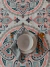 Mantel Impermeable simil cuero estampado arabescos - comprar online