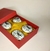 Imagem do Kit mini porta objetos de porcelana, com desenho de noivos pintado 4 enfeites decorativos formatos diferentes.