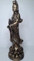 Deusa Kuan Yin na flor de lótus. Estatueta decorativa, enfeite resina. - comprar online