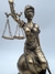 Dama da Justiça 18 OU 25CM deusa Thêmis Sentada no Globo pequena ou média enfeite em resina cor bronze acabamento liso. Valor da unidade. - Holly Variedades