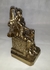Dama da Justiça 17 ou 18cm sentada no trono deusa Thêmis pequena cor bronze liso ou dourado acabamento efeito glitter prateado enfeite em resina - loja online