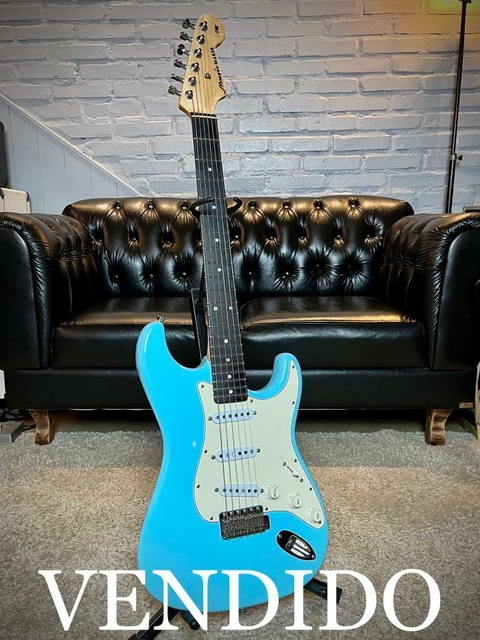 ***VENDIDO*** Music Maker Stratocaster STK 2010 Daphne Blue.