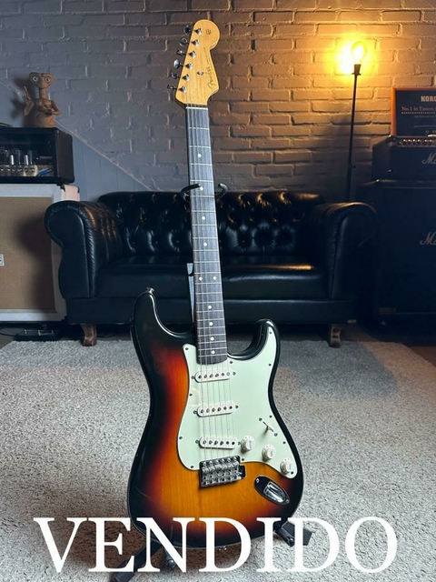 ***VENDIDO*** Fender Stratocaster Classic Series 60’s 2005 Sunburst.