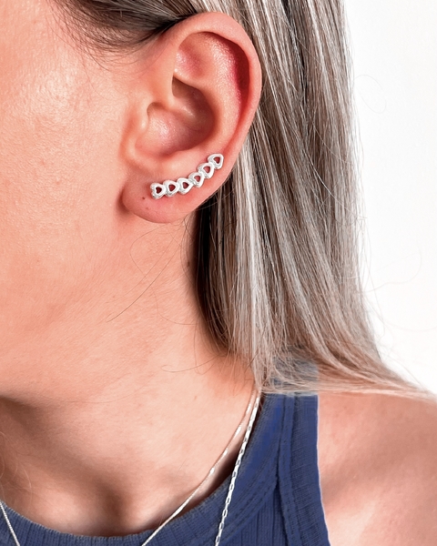BRINCO EAR CUFF CORAÇÕES VAZADOS [VI.003]