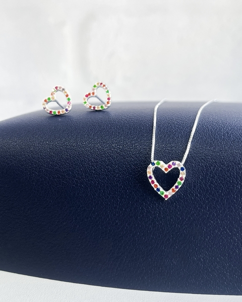 CONJUNTO DUE CORAÇÃO VAZADO CRAVEJADO COLORIDO [VI.029]