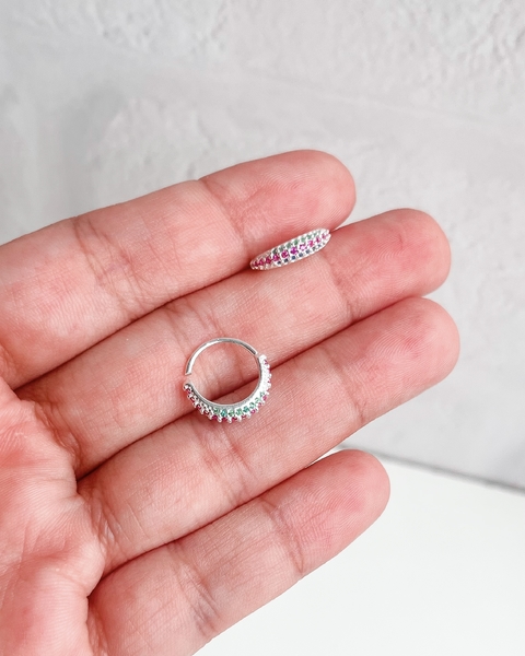 PIERCING CRAVEJADO COLORIDO - FURO ARGOLA TORÇÃO [VE.075]