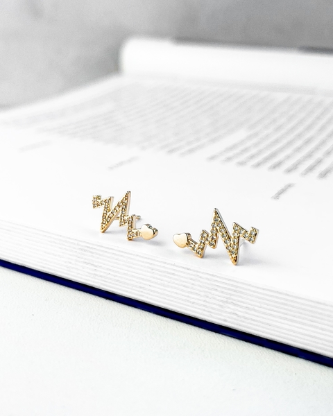 BRINCO EAR CUFF CORAÇÃO COM BATIMENTOS CRAVEJADO [TAL.324]