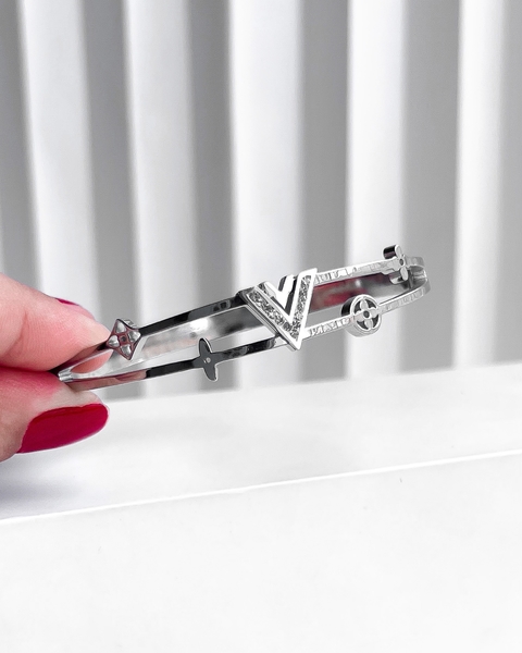 BRACELETE INSPIRAÇÃO EM V [TAL.160]