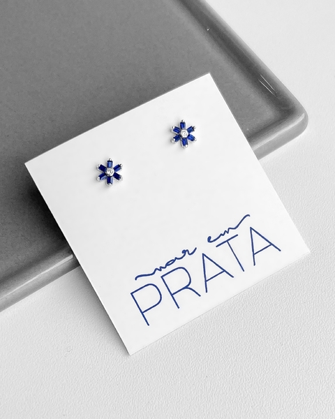 BRINCO MINI FLOR ZIRCÔNIA AZUL [BQ.074]