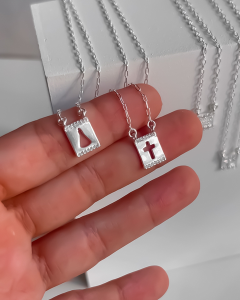 ESCAPULÁRIO QUADRADO NOSSA SENHORA E CRUZ - 65 CM [VE.274]