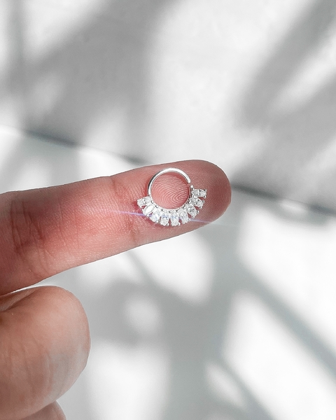 PIERCING GLAMOUR CRISTAL - FURO ARGOLA TORÇÃO [VE.072]