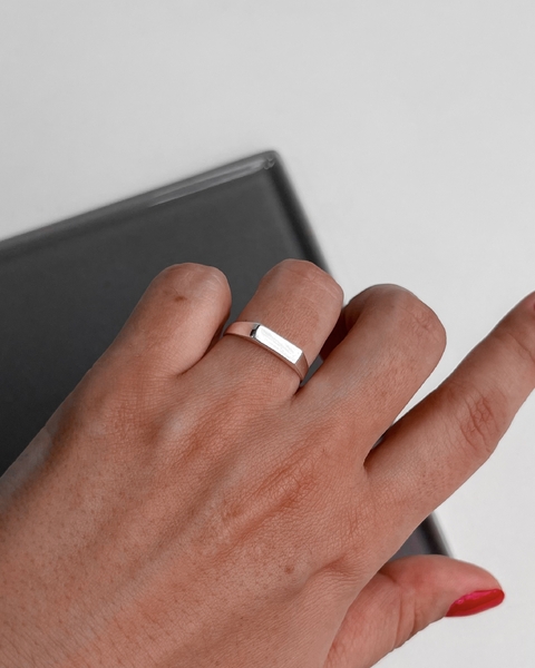 ANEL LISO EM CHAPA QUADRADA [A.127]