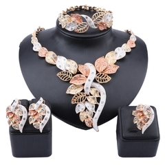 Imagem do Conjunto de Jóias Songhai - colar, brincos, pulseira e anel