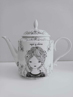 TETERA DE PORCELANA ILUSTRADA A MANO