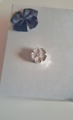 Dije flor pasante con brillos ( 11 mm )
