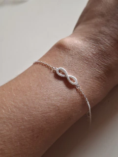 Pulsera infinito en internet