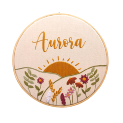 Quadro Bordado Maternidade Flores