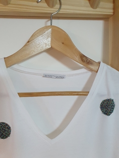 REMERA ZARA CON LUNARES APLIQUES | TALLE S - DA Moda Circular