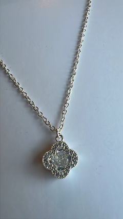 Collar trébol strass